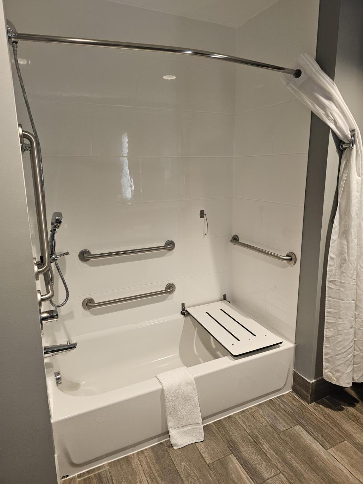 La Quinta Inn & Suites By Wyndham บาร์ดสทาวน์ ภายนอก รูปภาพ